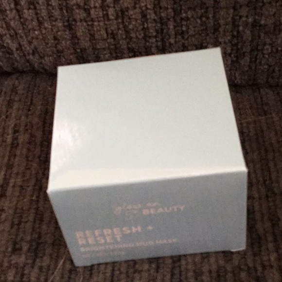 GLOW ON 5TH BEAUTY Brightening mud mask - Picture 3 of 3